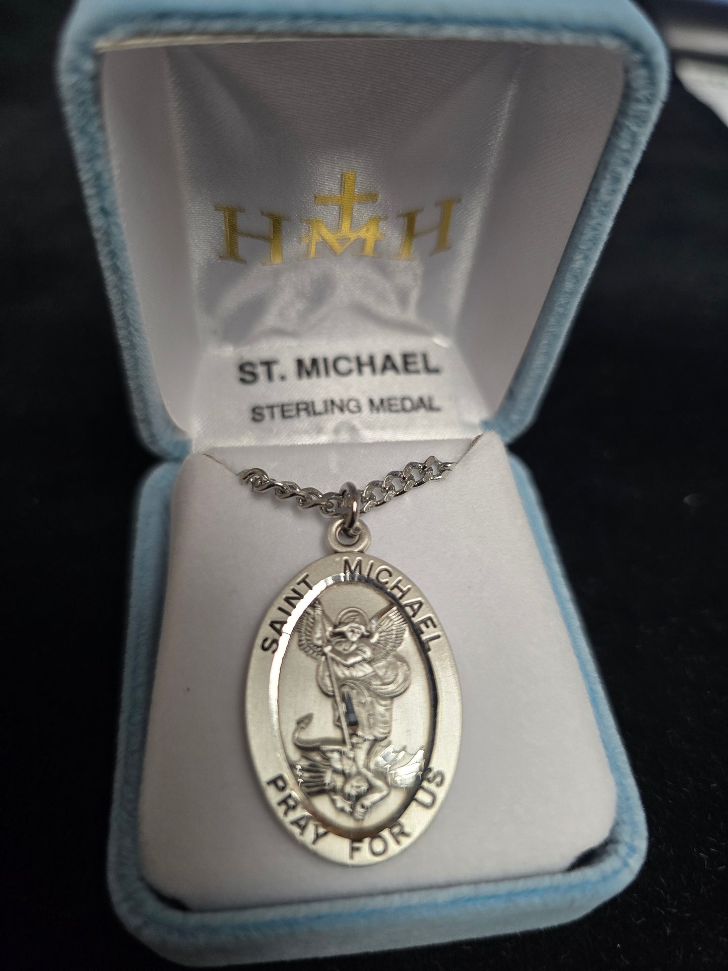 S532224 - Oval, Sterling Silver St. Michael w/24" Chain